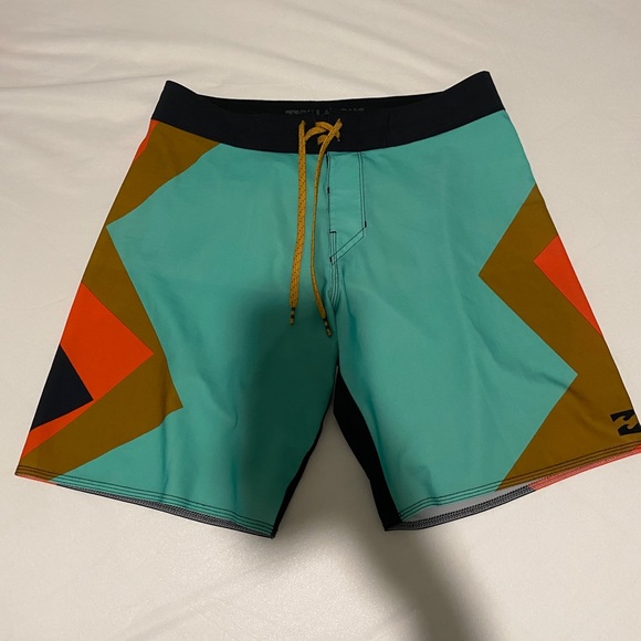 billabong airlite boardshort trunk 28 - Picture 1 of 3